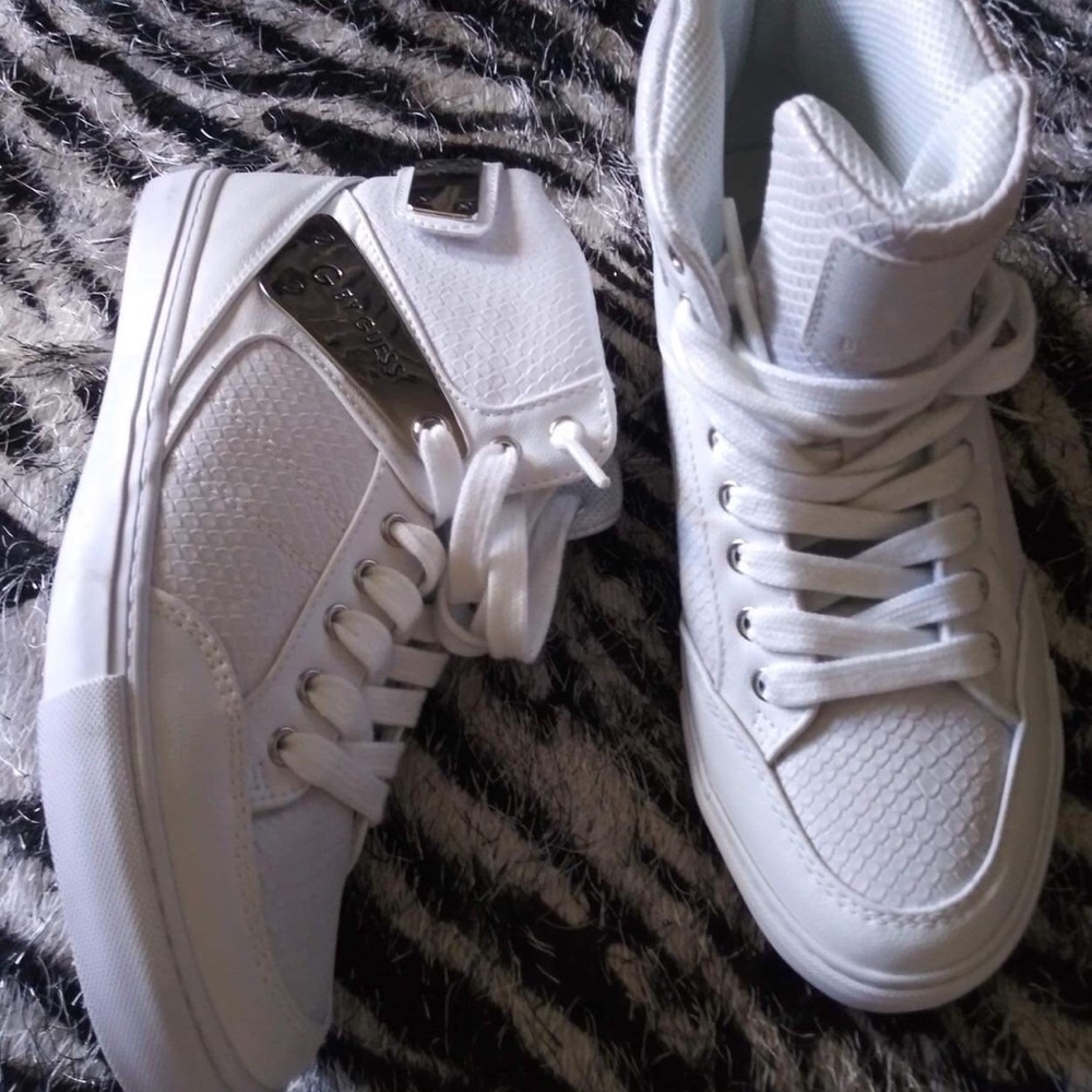 Guess, 9, white